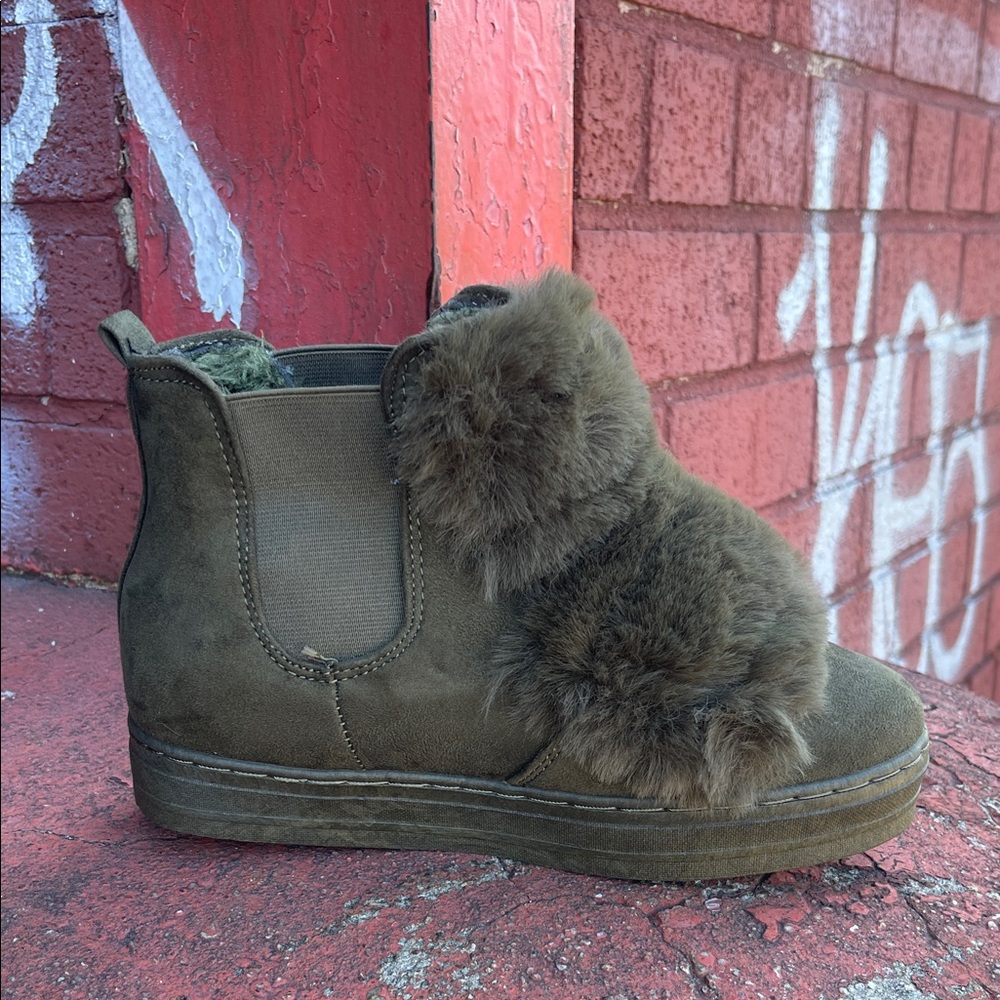 Faux Fur Trimmed Olive Green Ankle Boots - Picture 4 of 6
